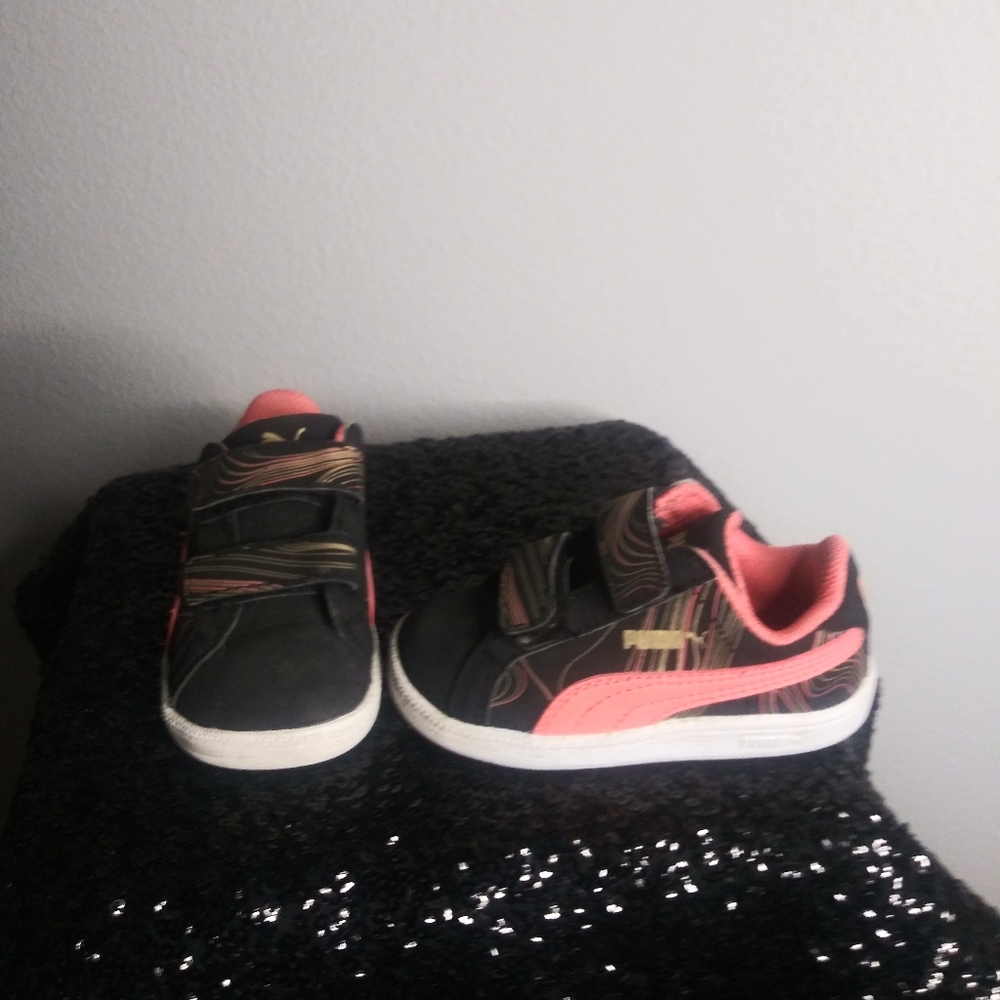 Puma girls sneakers